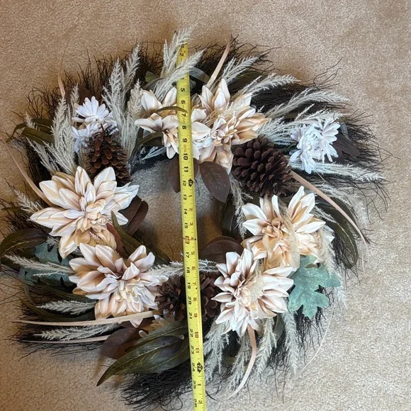 Neutral Ivory and Brown Floral Wreath - - Picture 4 of 11